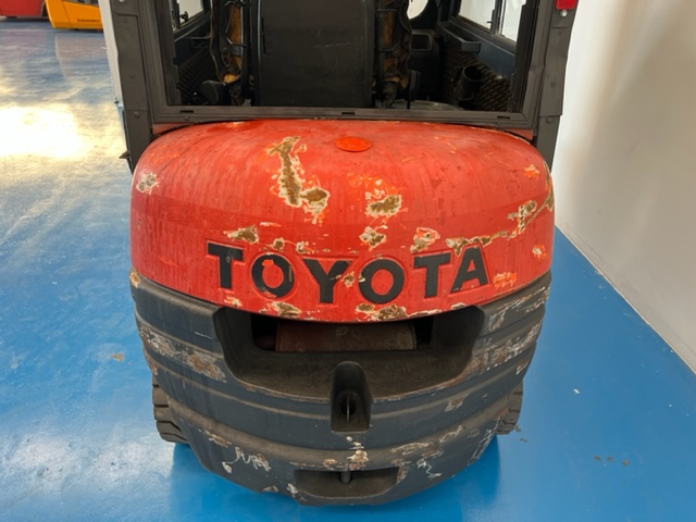 Toyota 02-6FD15